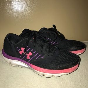 Under Armour women’s size 9 athletic shoes